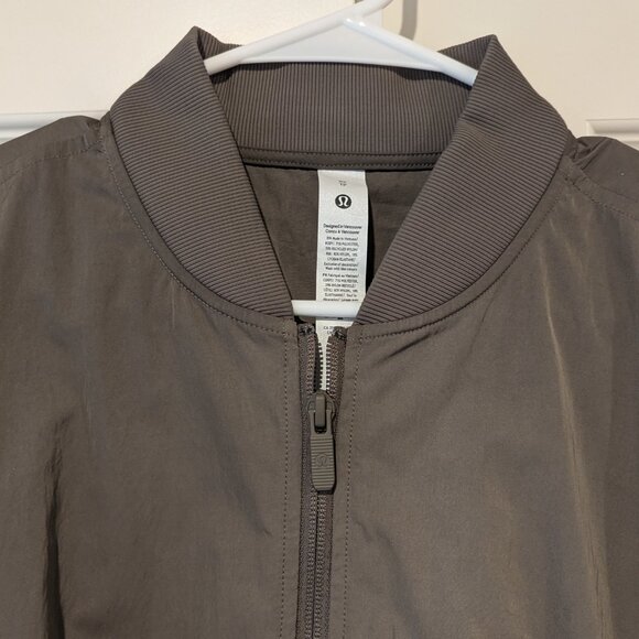 Lululemon Lightweight Hem-Cinch Bomber Jacket new . Nomad - Picture 16 of 16